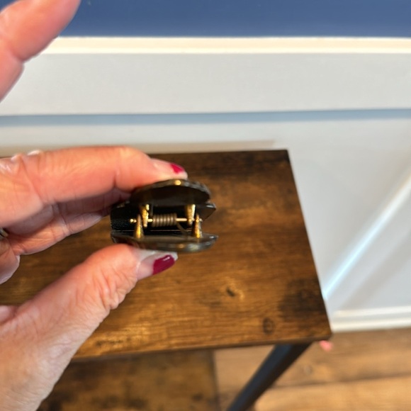 Vintage 1960’s Rare Greek Enamel Brass Clip - Picture 6 of 7